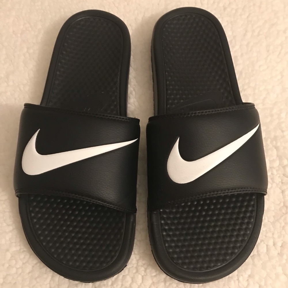 Nike Benassi Men’s Slides